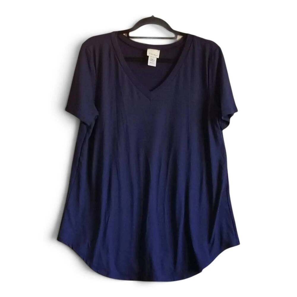 NEW P & ROSE women's v-neck soft basic tee in navy
